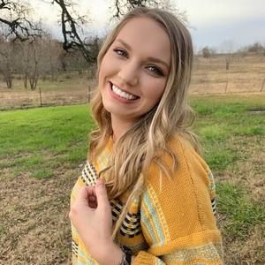 Meet your Posher, Alexis